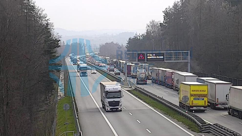 Dopravní nehoda na D1 (6)