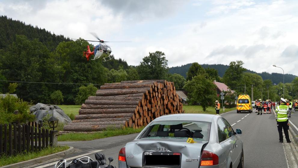 Spolujezdkyně se vážně zranila při nehodě motorky - 7