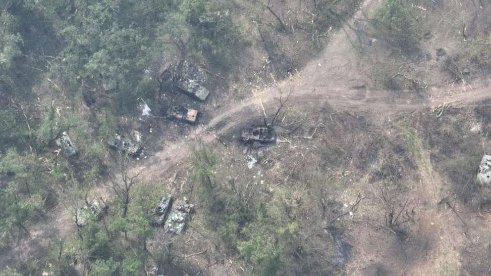 Zničené mosty kvůli zastavení ruské armády (4)