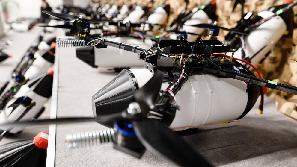 Drony FPV na optických vláknech, odolné vůči elektronickému boji a létající dvakrát tak daleko