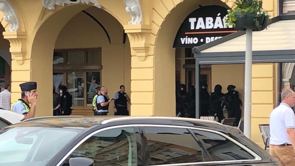 V Českých Budějovicích drží muž rukojmí, - 2
