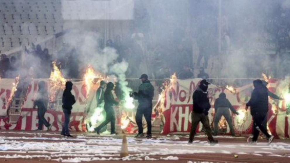 Nepokoje fanoušků v řeckém derby