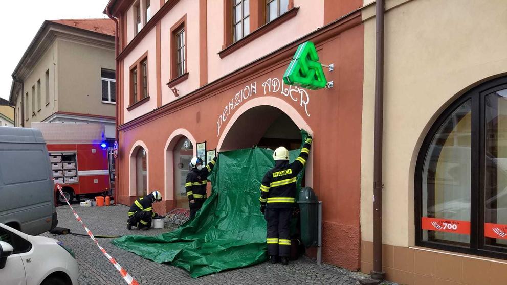 Neznámá látka na Městském úřadu v Dobrušce - 2