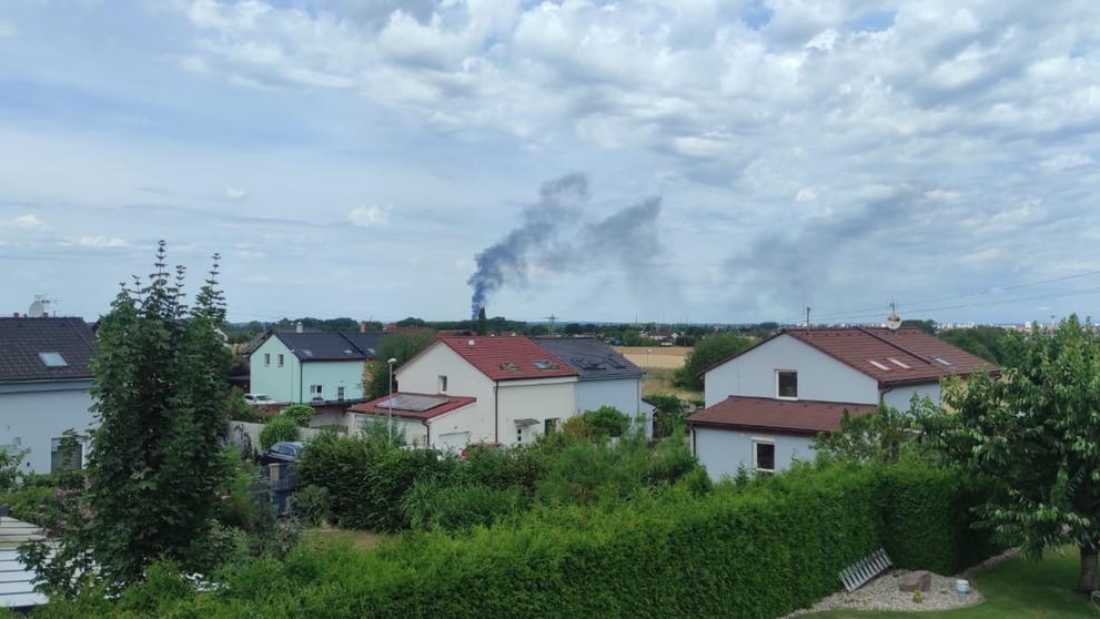 Požár elektroodpadu v Pardubicích