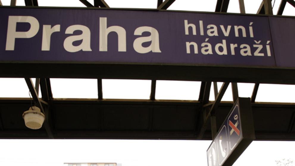 Pietní akce za oběti Studénky na Hlavním nádraží v Praze