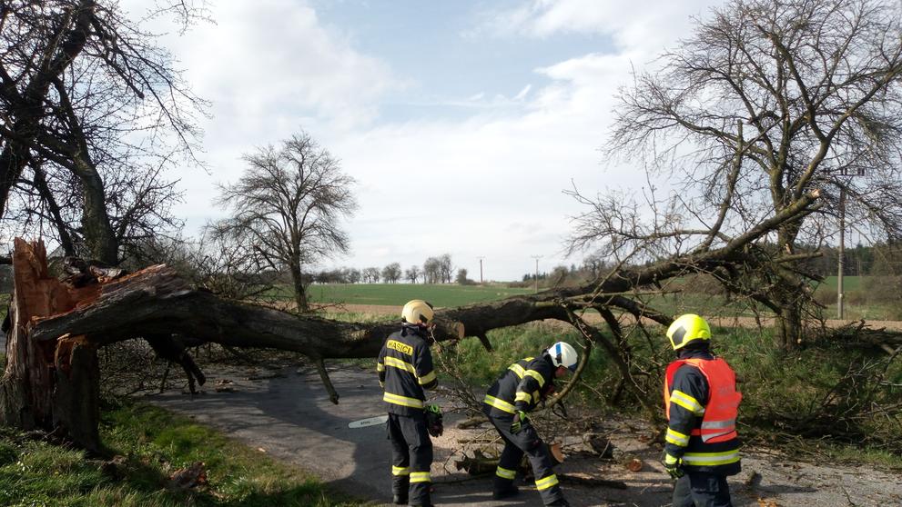 Zásah hasičů v Královéhradeckém kraji (4)