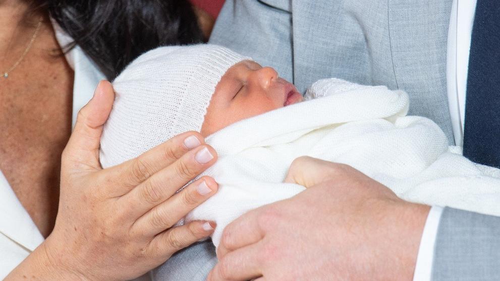 Meghan a Harry ukázali svého syna - 1