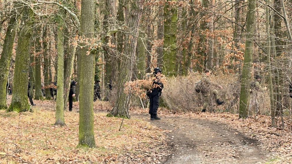 Hromadná policejní akce v Klánovicích (3)
