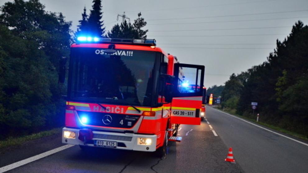 V Ostravě-Nové Bělé po nehodě shořela Škoda Fabia - 6