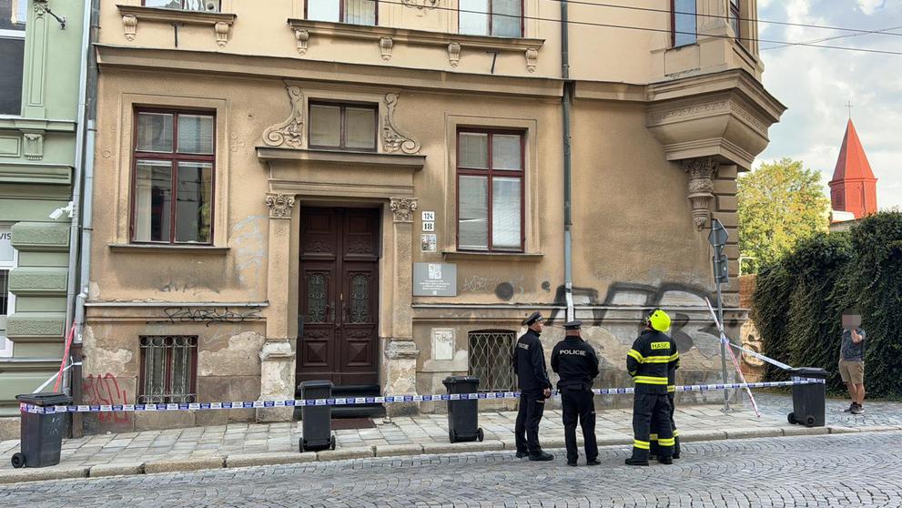 V Jihlavě spadl kus domu (3)