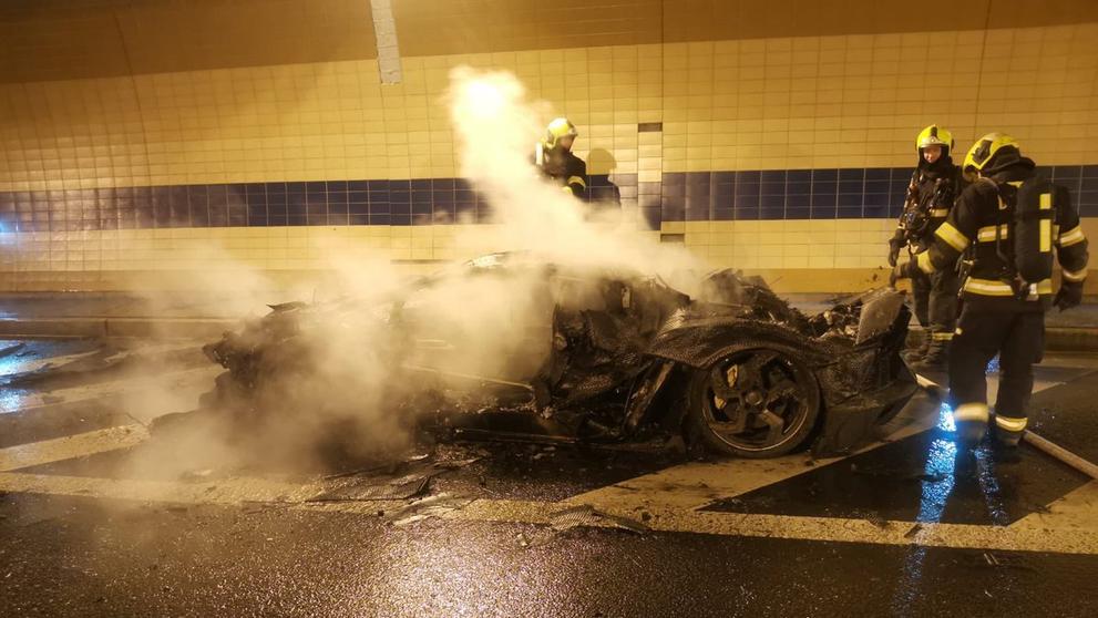 Hořící auto v tunelu Blanka - 1