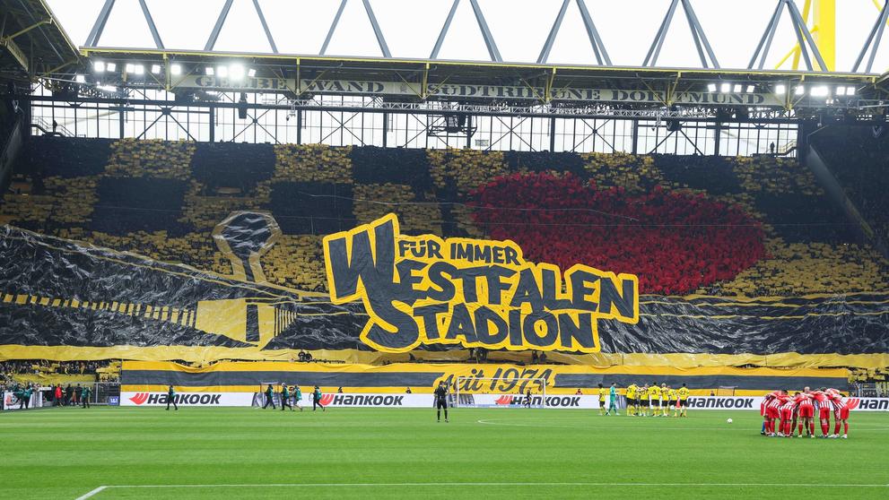 Choreo fanoušků Borussie Dortmund na slavném Signal Iduna Parku