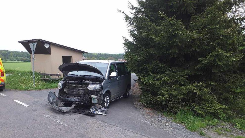 Dopravní nehoda u obce Vápený Podol - Nerozhovice
