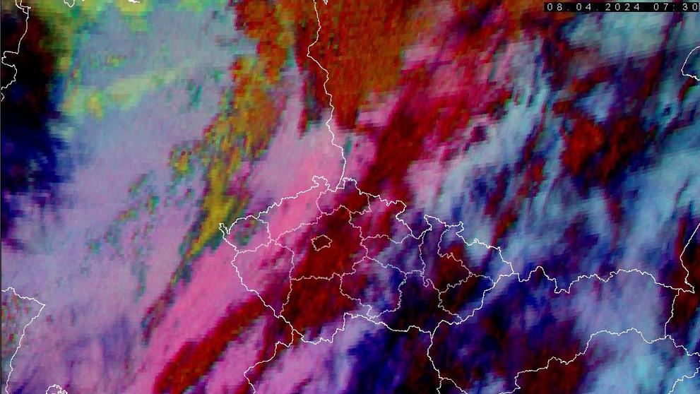 Na snímku družice MSG je saharský písek všude tam, kde je vidět růžová barva