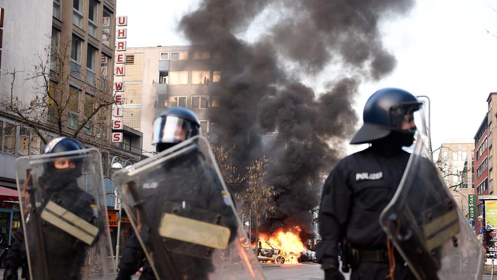 Demonstrace proti Evropské centrální bance ve Frankfurtu - 1
