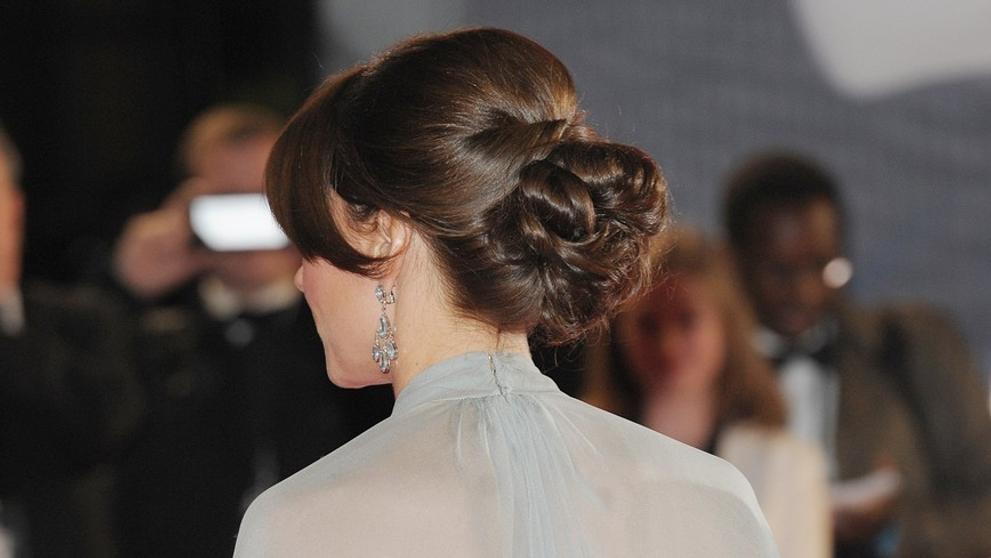 Kate Middleton si nevzala podprsenku - 2