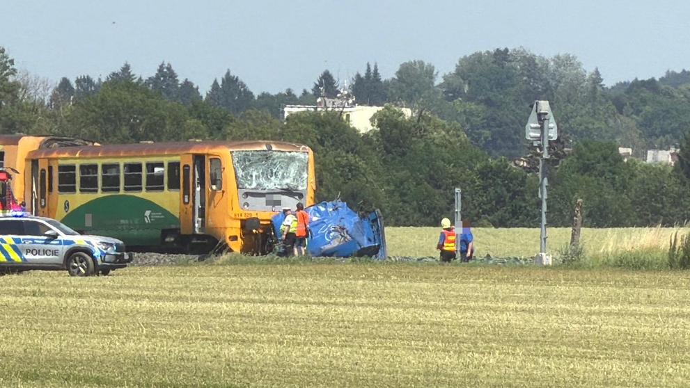 Srážka nákladního automobilu a vlaku, Dobrá Voda u Hořic