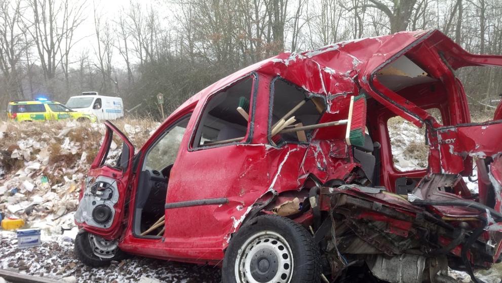 Nehoda na železničním přejezdu u Hluboké nad Vltavou - 1