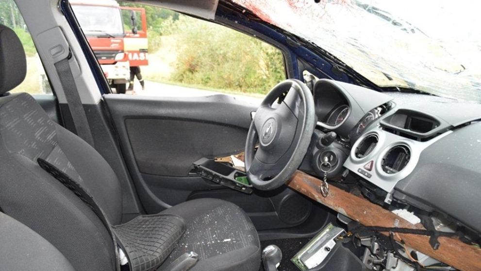 Tyč propíchla auto - 3