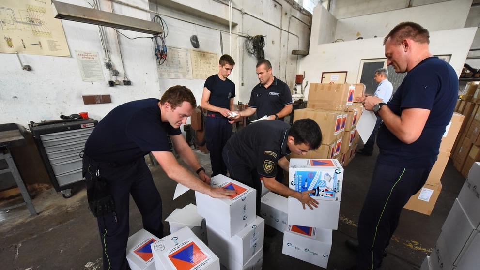 Návrat českého USAR týmu a odlet materiální humanitární pomoci - 3