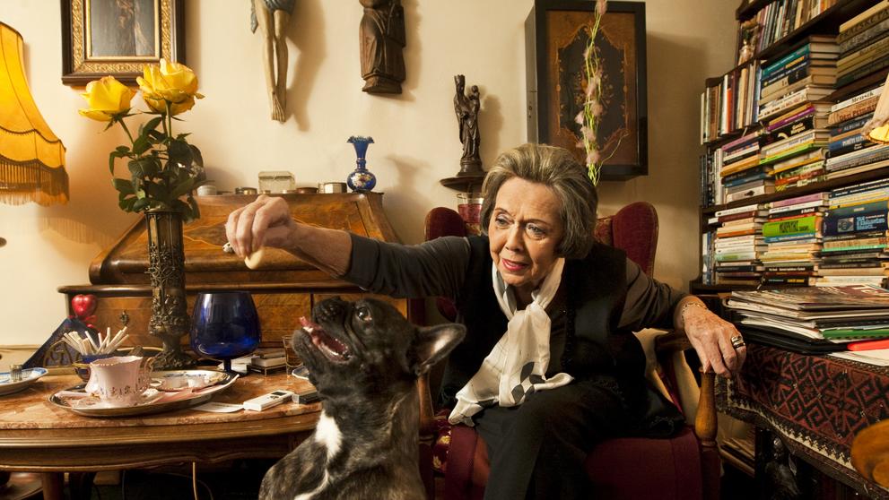 Jiřina Jirásková s buldočkem Amálkou - 1
