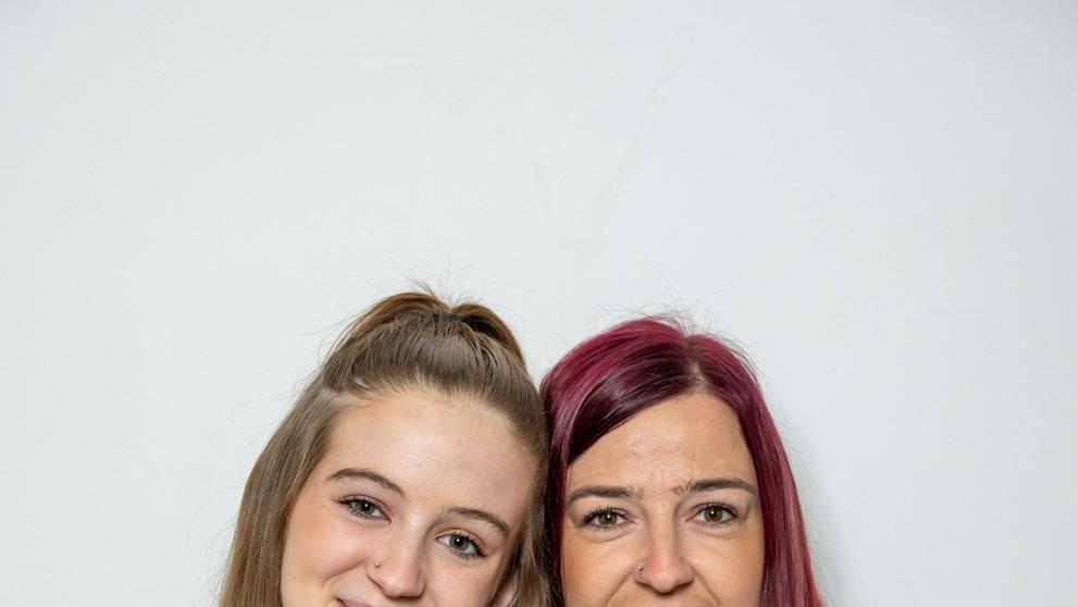 Kerrie a Hollie Colesovy
