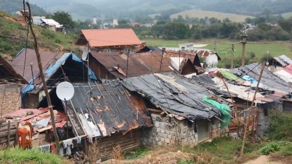 Romskou osadu přestěhovali do bytovky - 8