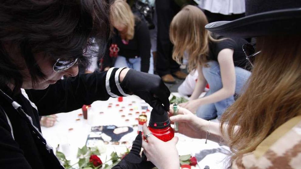 Jacksonovi fanoušci na Staroměstském náměstí