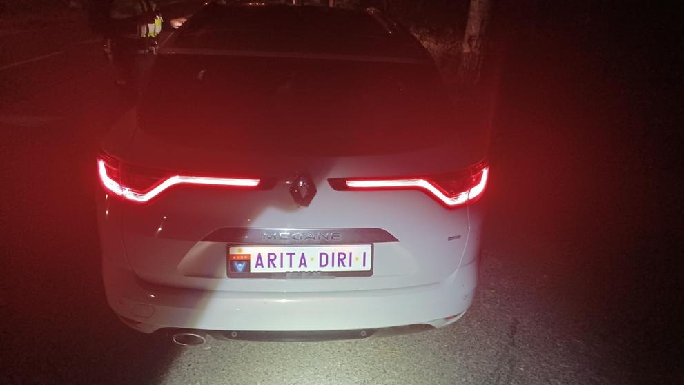 Řidička na Chrudimsku neměla platné doklady ani registrační značky