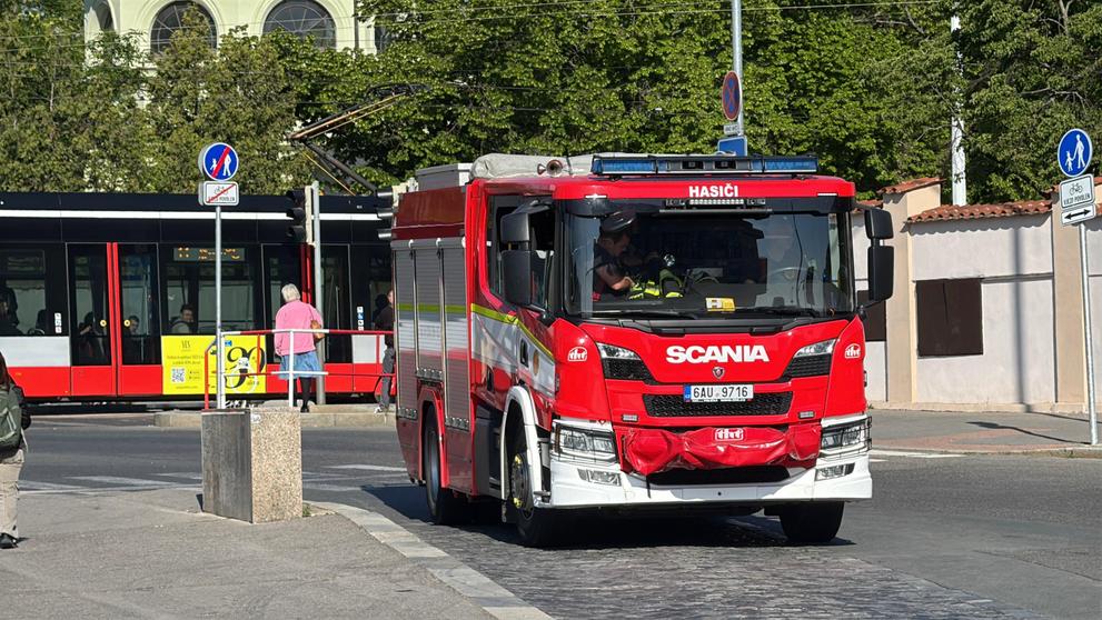 Evakuace pražského metra Želivského (2)
