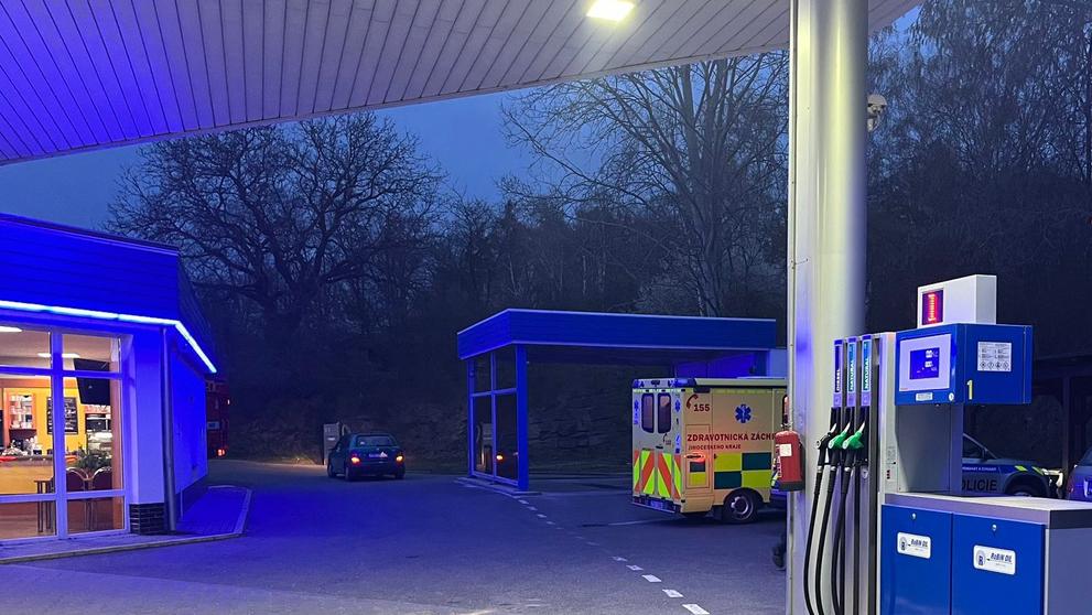 Muž se pokusil zapálit benzín na čerpací stanici (1)