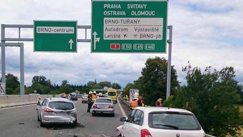 Nehoda čtyř aut u Brna - 2