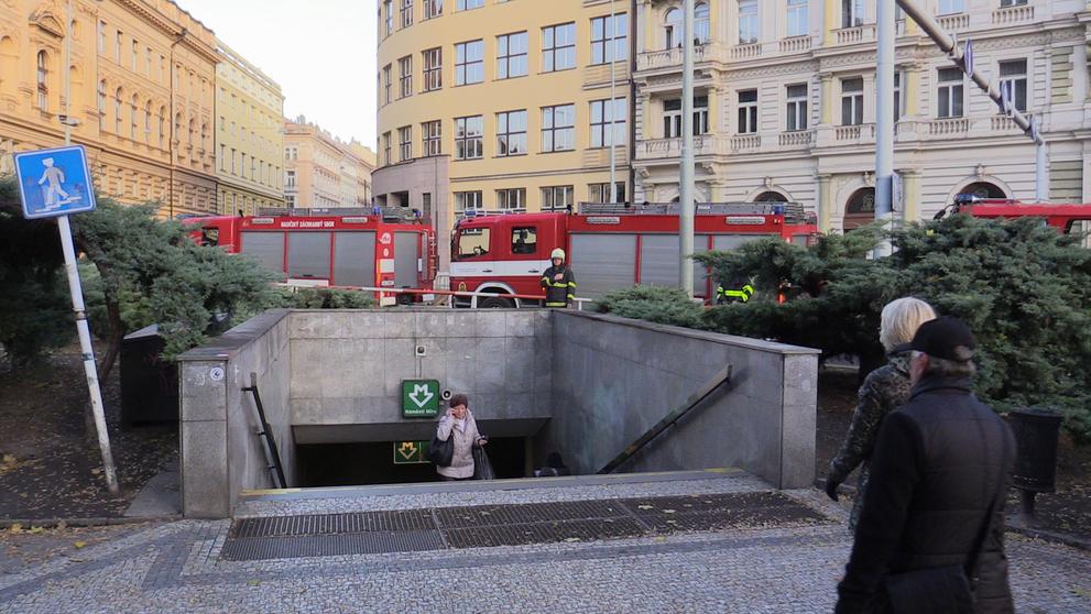 Muž spadl pod soupravu metra na Náměstí Míru - 3