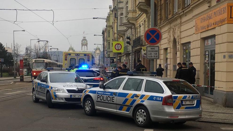 Policie zasahuje v ulici Dukelských hrdinů v Praze - 3