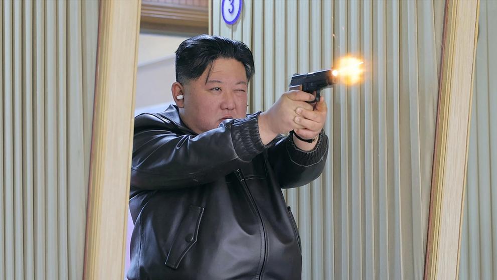 Kim Čong-un na střelnici