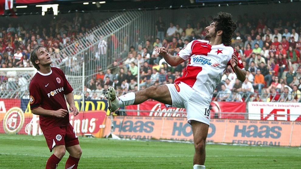 Fotbalisté Sparty zvítězili v derby nad Slavií 1:0 a vrátili se na čelo tabulky.