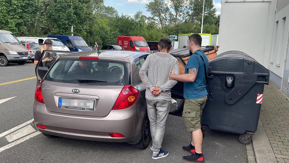 Zásah policistů z protidrogového oddělení v Praze 4