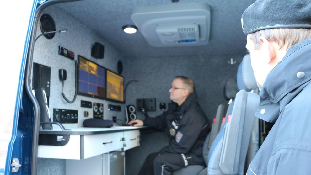 Nová policejní dodávka VW Crafter - 10