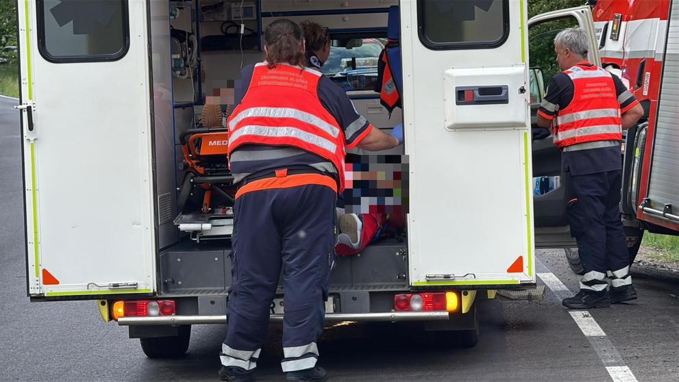 Nehoda autobusu u obce Borotice na Příbramsku