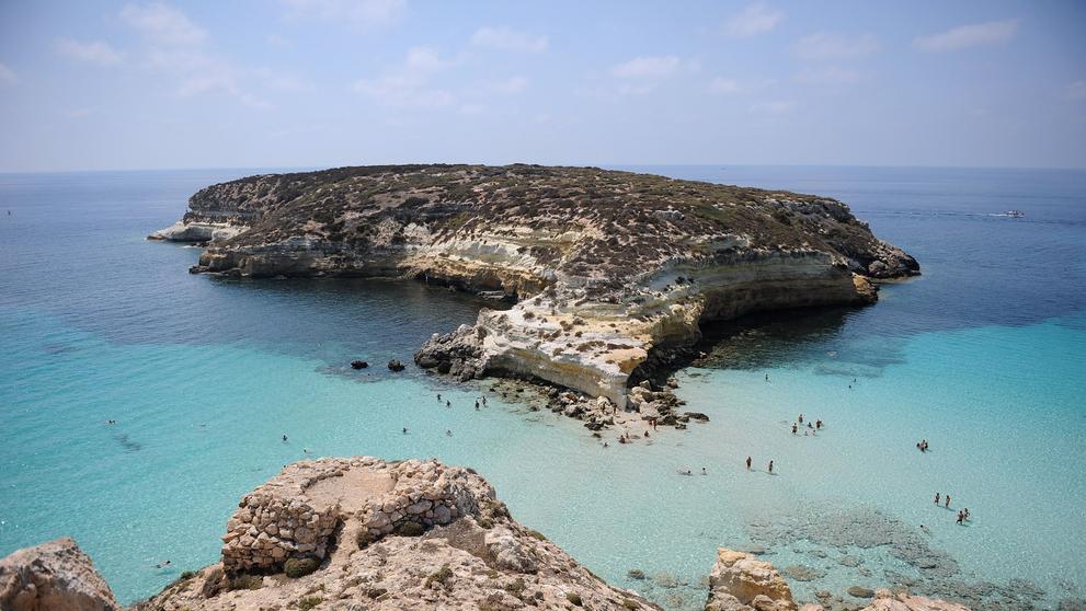 Nejkrásnější pláže - CONIGLI (RABBIT BEACH)