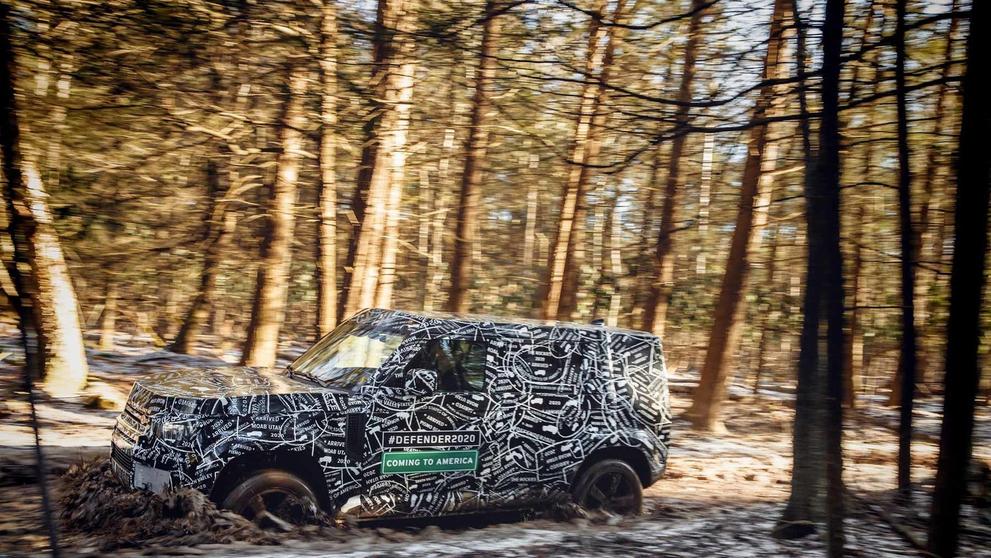 Maskovaný Land Rover Defender - 24