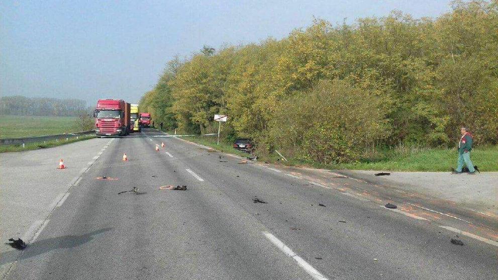 Motorkář bez řidičáku se zabil při předjíždění