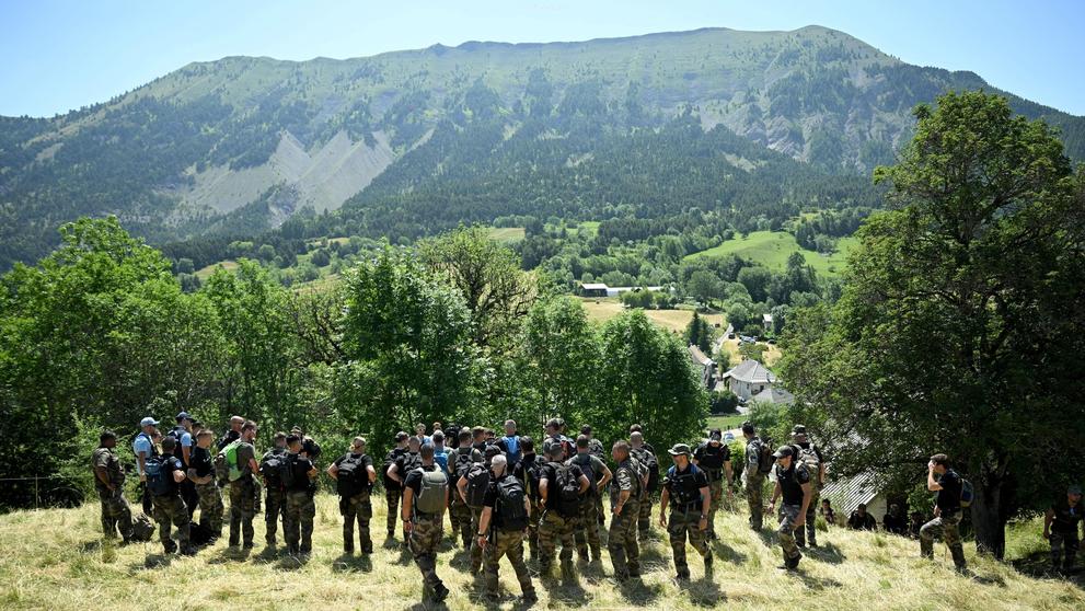 Pátrací akce po Emilkovi ve francouzských Alpách (1)