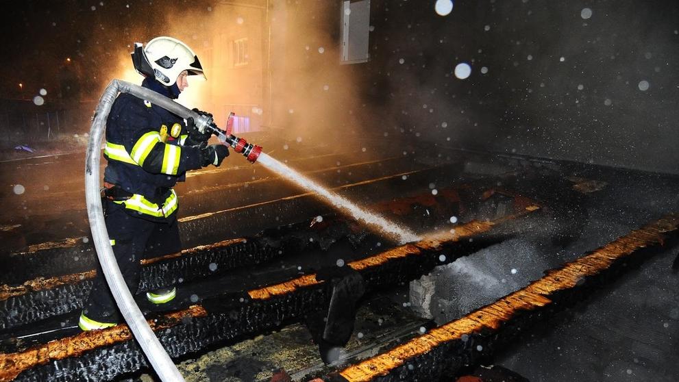 Velký požár autolakovny v Praze - 18