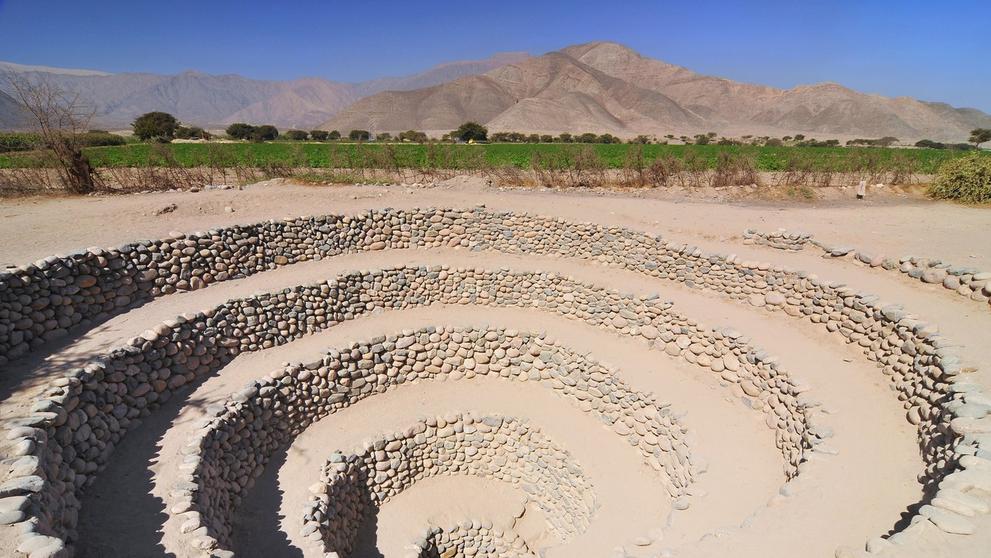 Spirálovité díry na planině Nazca - 1