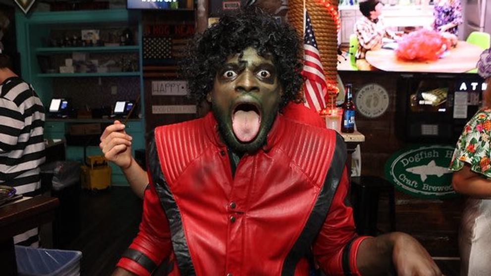 Hokejista P. K. Subban v halloweenské masce.