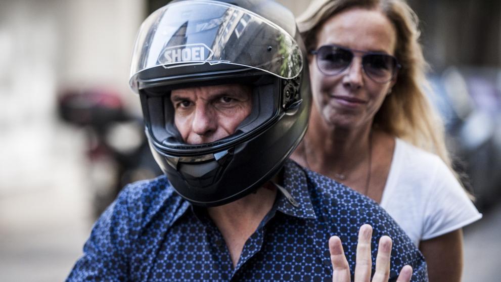 Janis Varufakis rezignoval a odjel na motorce - 1