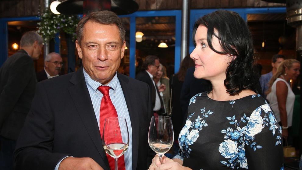 Jiří Paroubek s přítelkyní na oslavě 73. narozenin Františka Janečka - 2