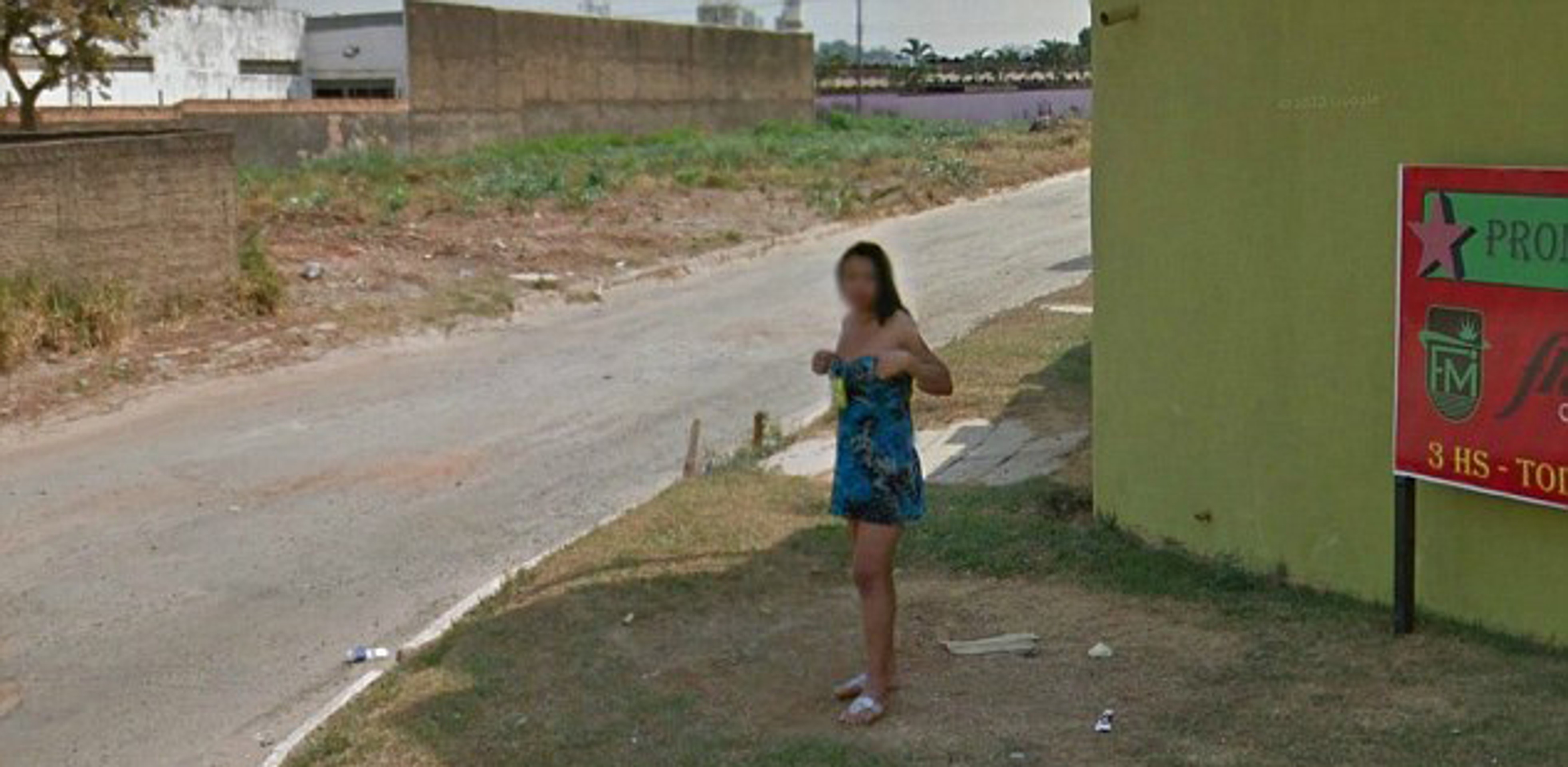 Prostitutky - 8 - GALERIE: Prostitutky na Google Street View (7/8) .