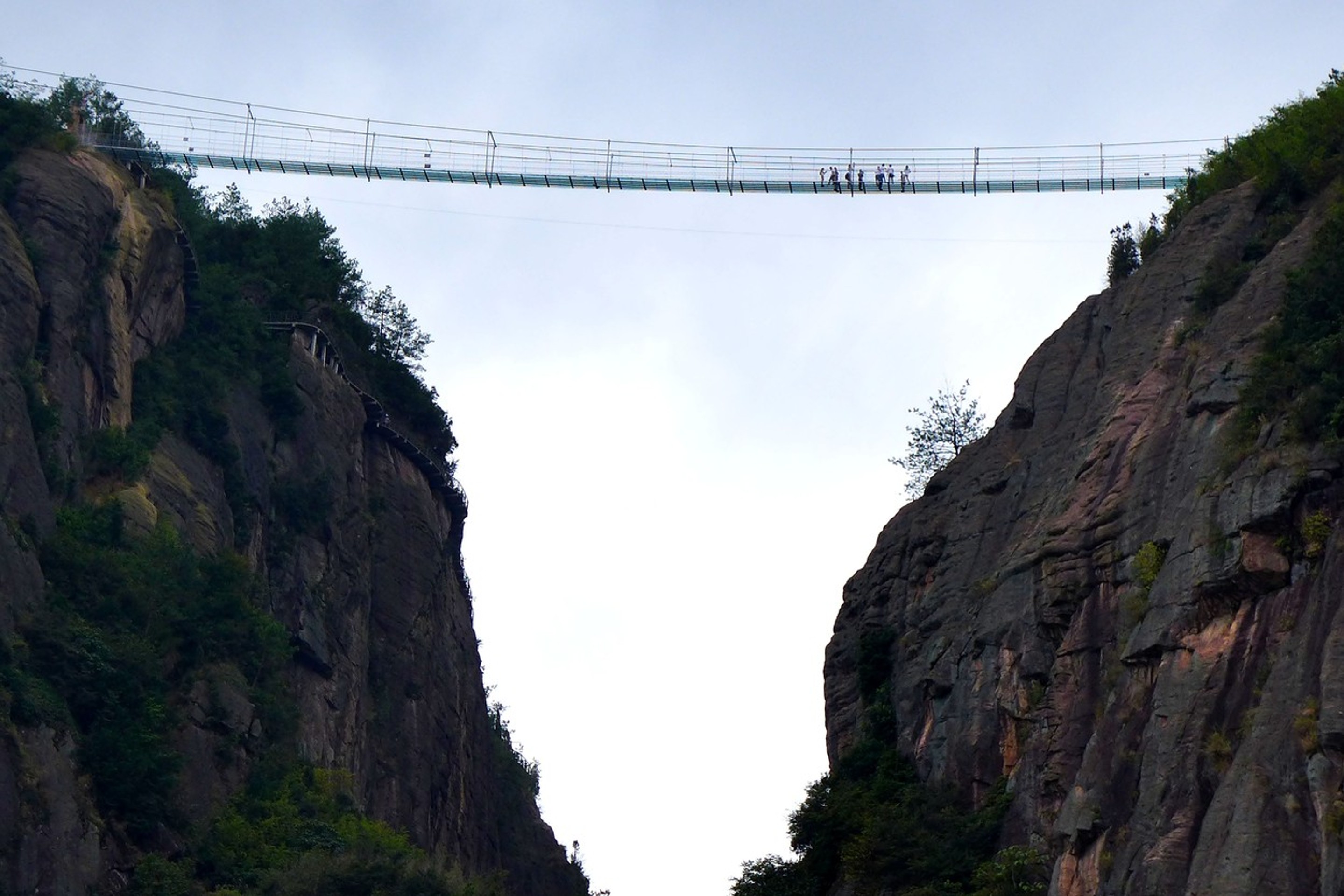 скалы мост